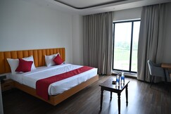 HOTEL GOLDEN LEAF, Jaora