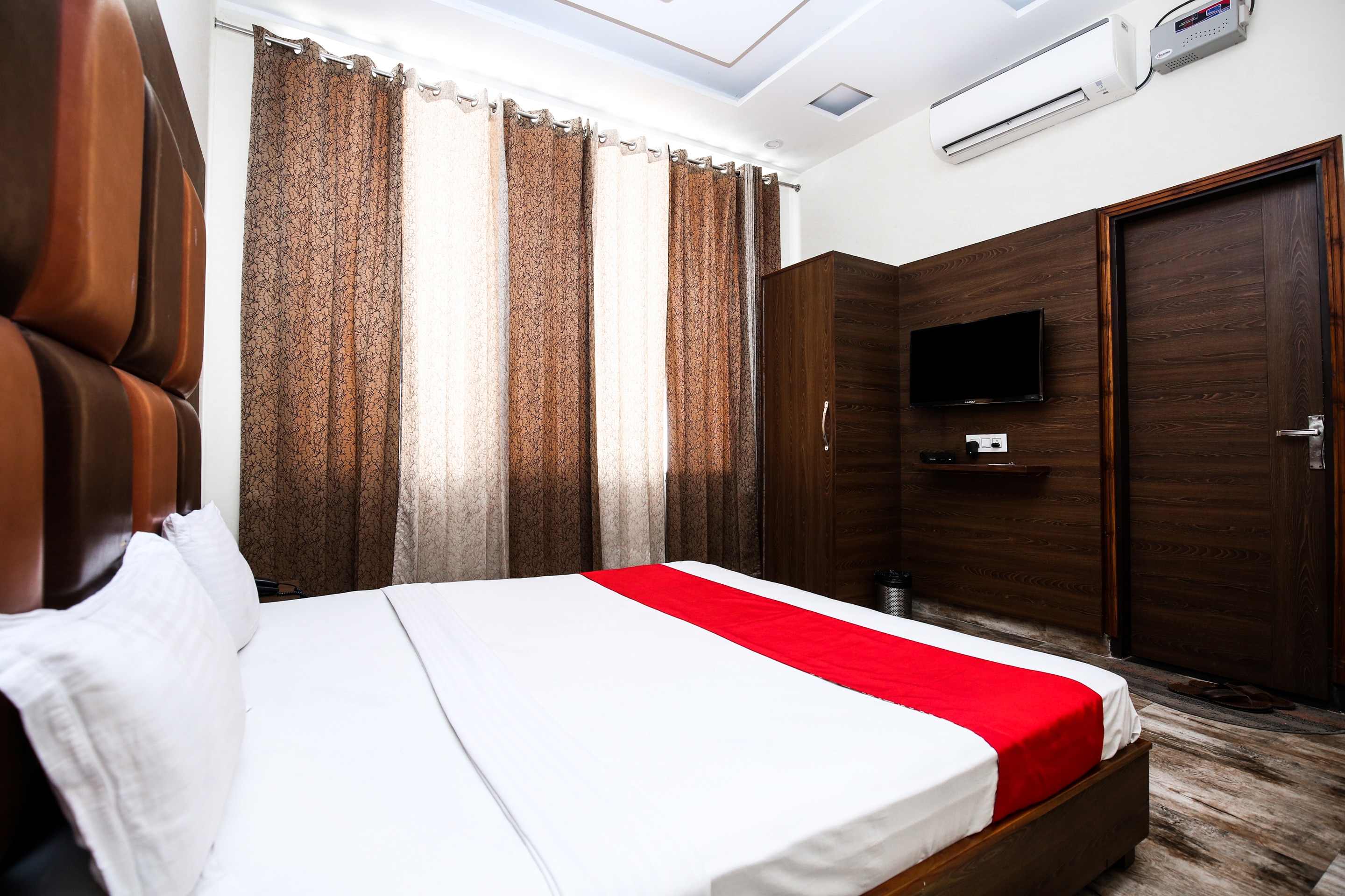 Hotel Woodcrest, Zirakpur - Tap to explore photos