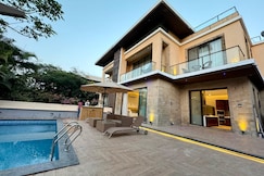 SKYGRAM STAYS KUBER 3BHK WITH PRIVATE POOL, Lonavala