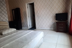 Capital O 93529 September House, Tangerang