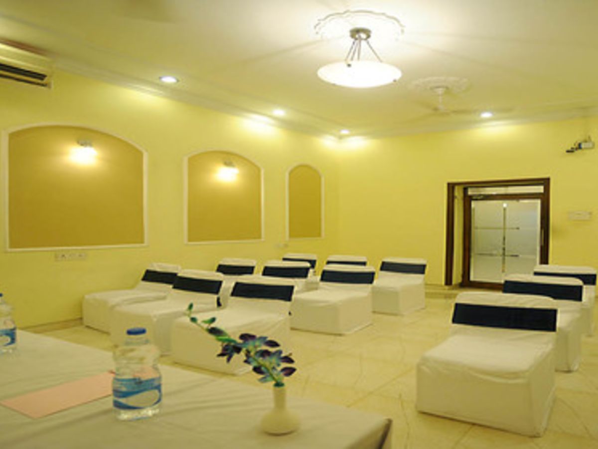 Housez43 Kolkata Inr 585 Off 3 0 0 0 Hotel Price Address