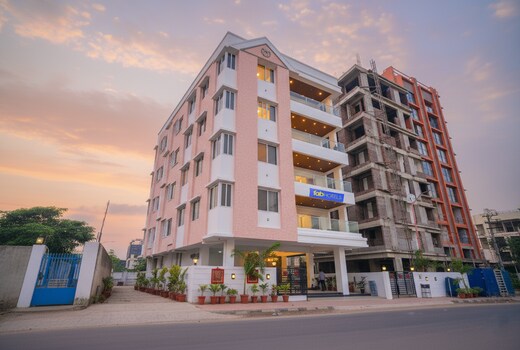FabHotel Prime Athiti Delight Stay - Nr. Shri Baneshwar Mandir, Baner