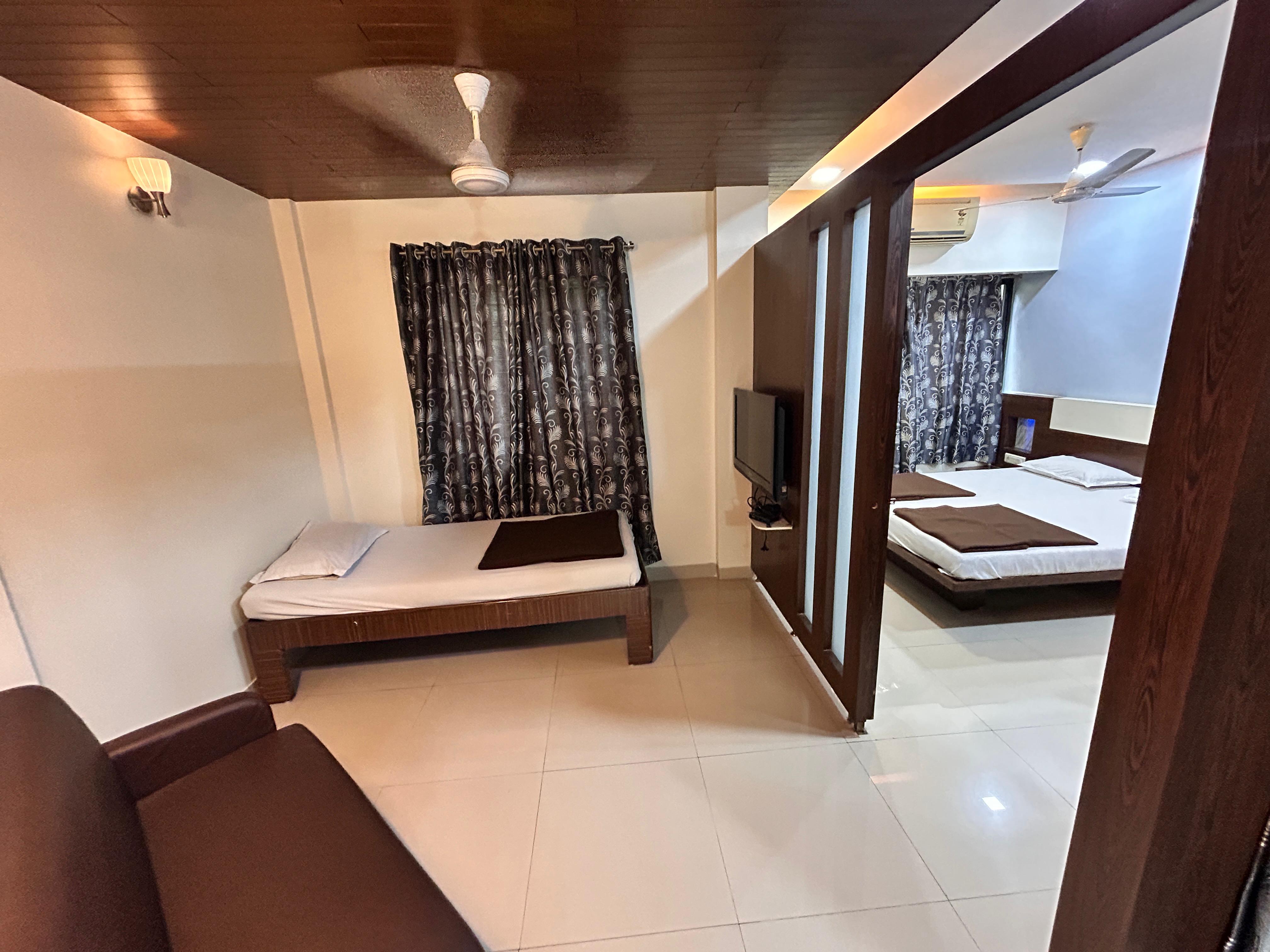 Suite AC (3 Bed) 1