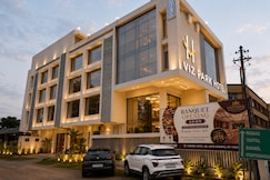 Viz Park Hotel - Business Hotel & Banquet, GIDC Anand, Nadiad