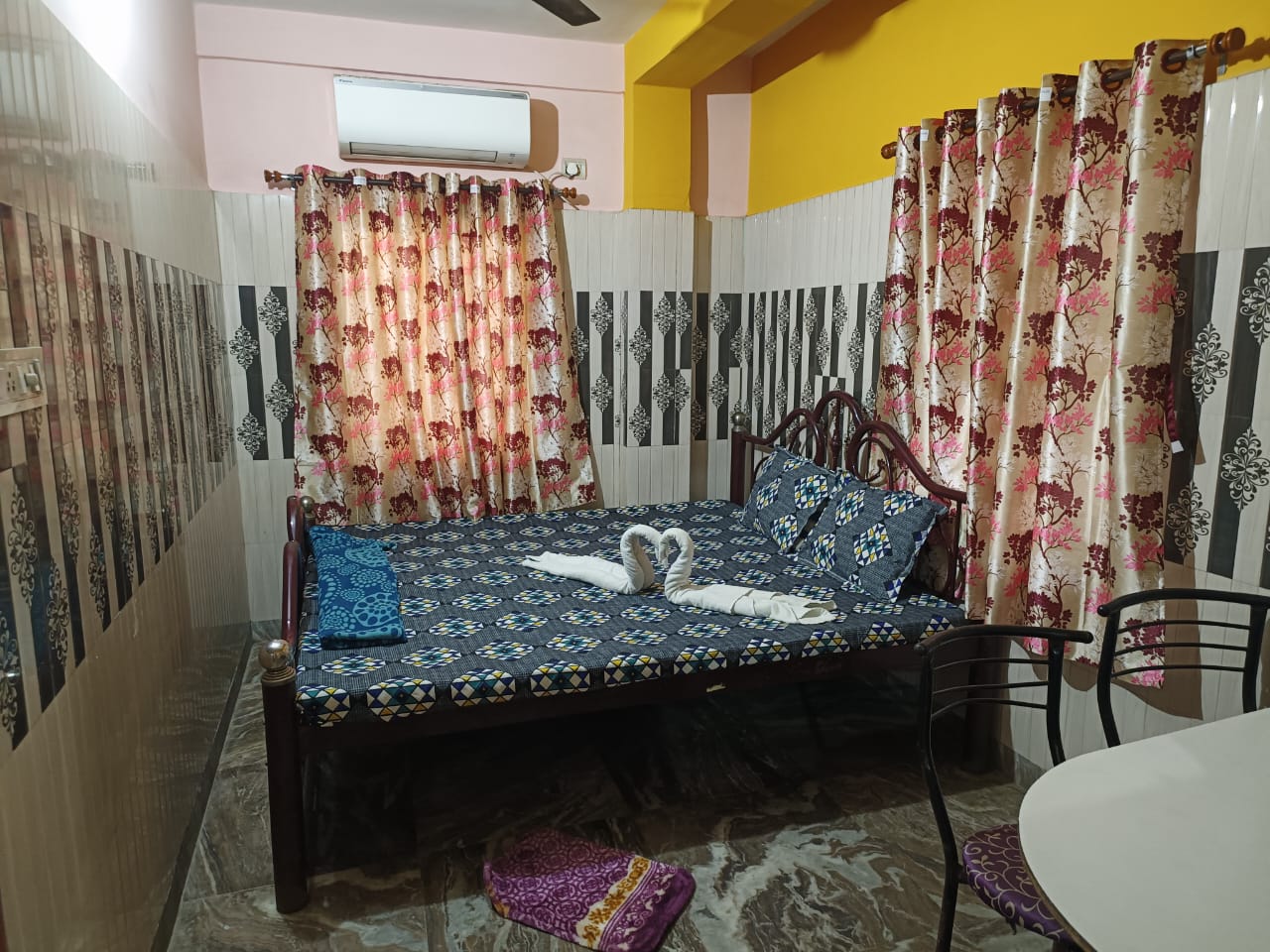 Swastideep Guest House in Mukundapur - Tap to explore photos