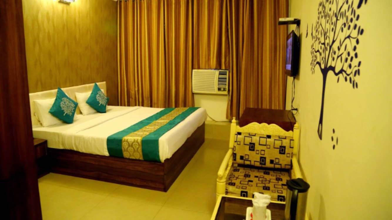 Hotel Haryana - Tap to explore photos