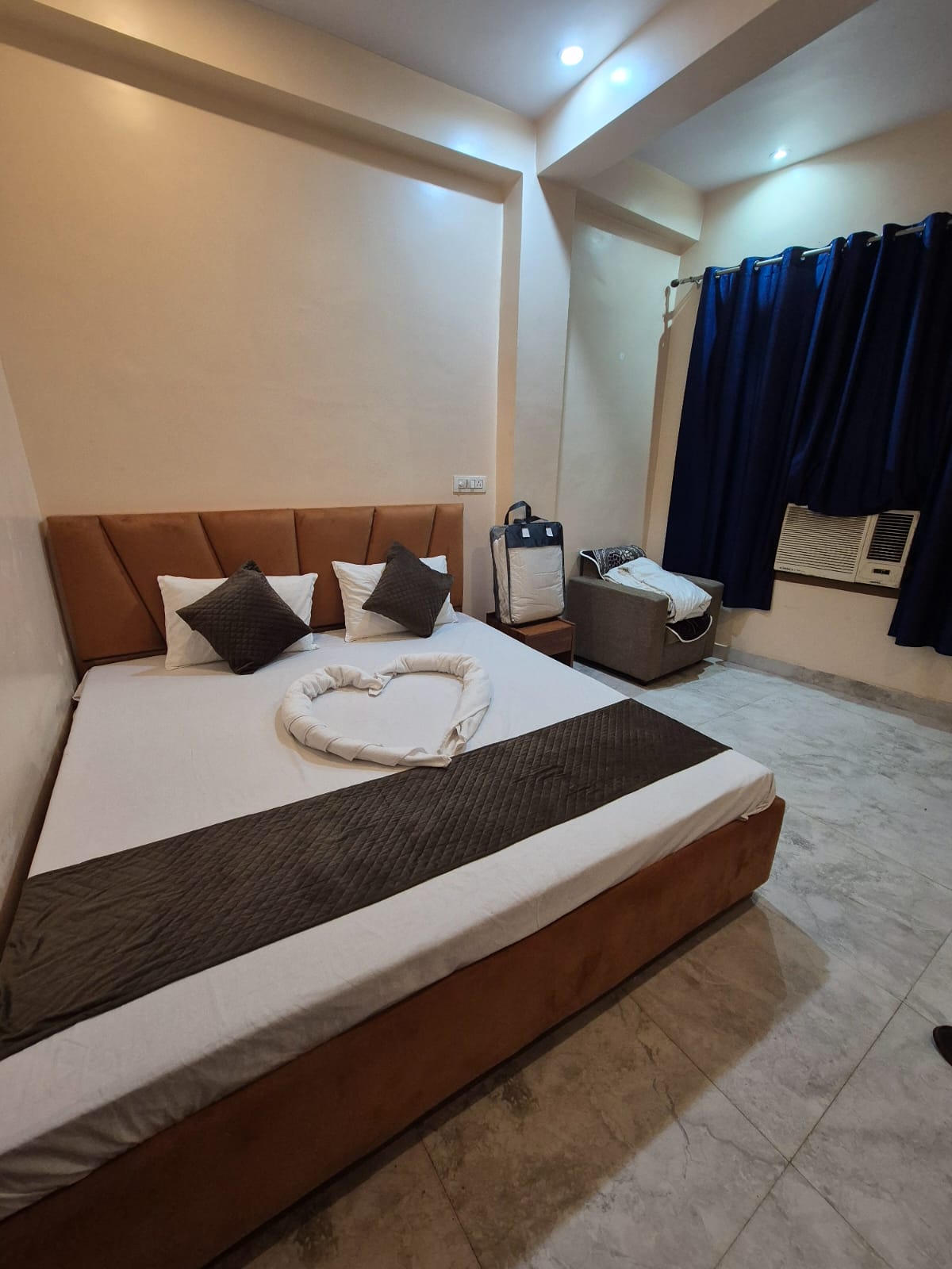 The Kashi Dham (P) Guest House - Tap to explore photos