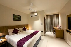 HOTEL INDRAPRASTHA CHARUMMOODU, Pathanamthitta