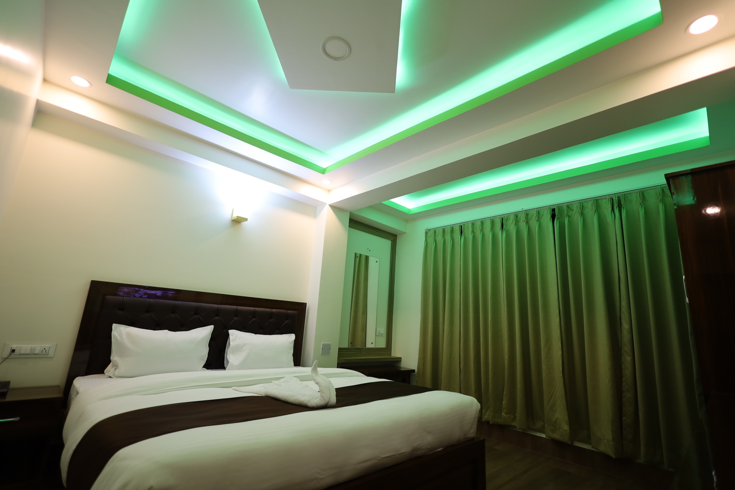 Sikkim Sarovar Hotel - Tap to explore photos