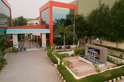 Clarks Safari Kheda,Ahmedabad, Ahmedabad