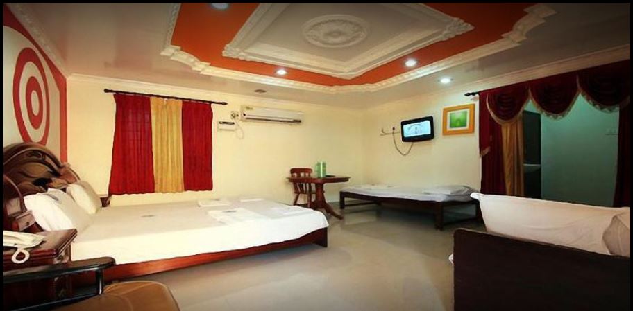 Sri Saravana Hotel - Tap to explore photos