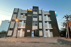 Aishwaryam Hotels & service Apartment, Madurai