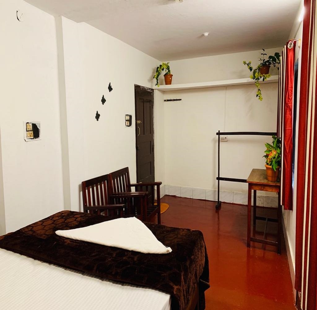 Mandara Homestay | Mountain-view Rooms - Tap to explore photos