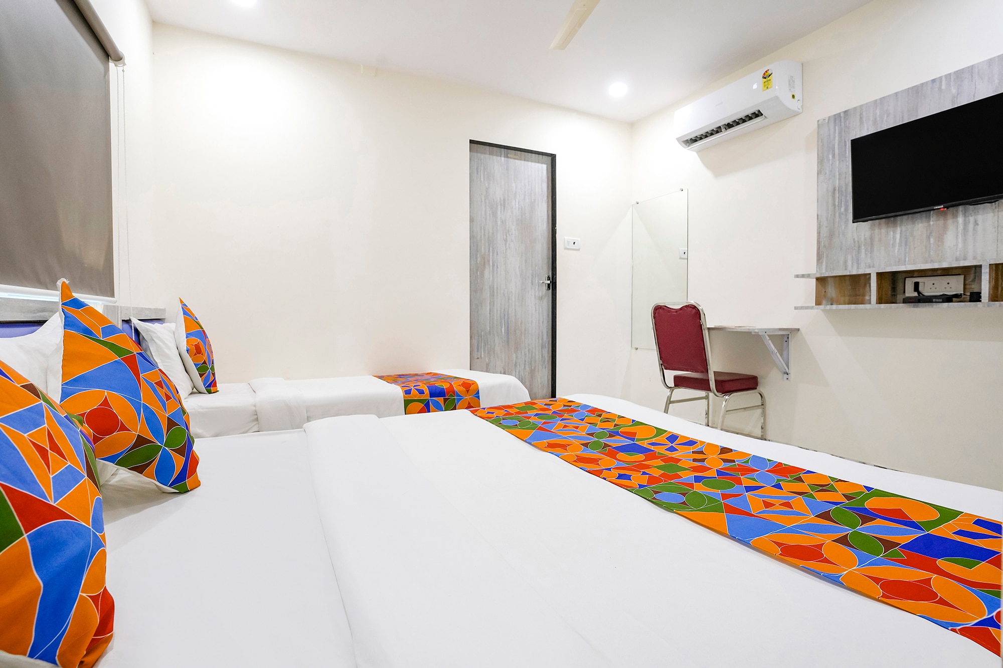 FabExpress Good Luck Residency - Nr. NESCO Exhibition Center - Tap to explore photos