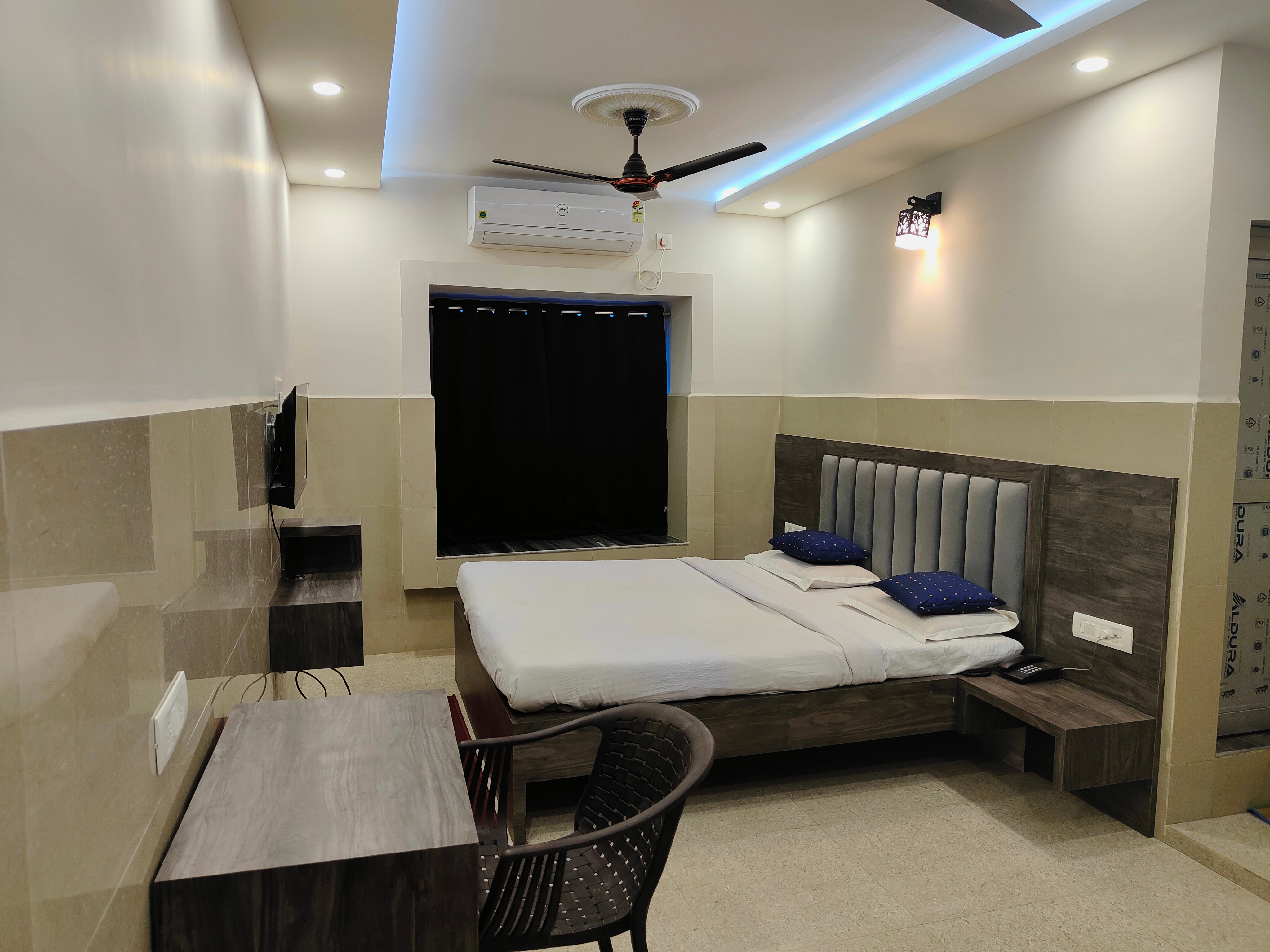 Pati Niwas Guest House - Tap to explore photos