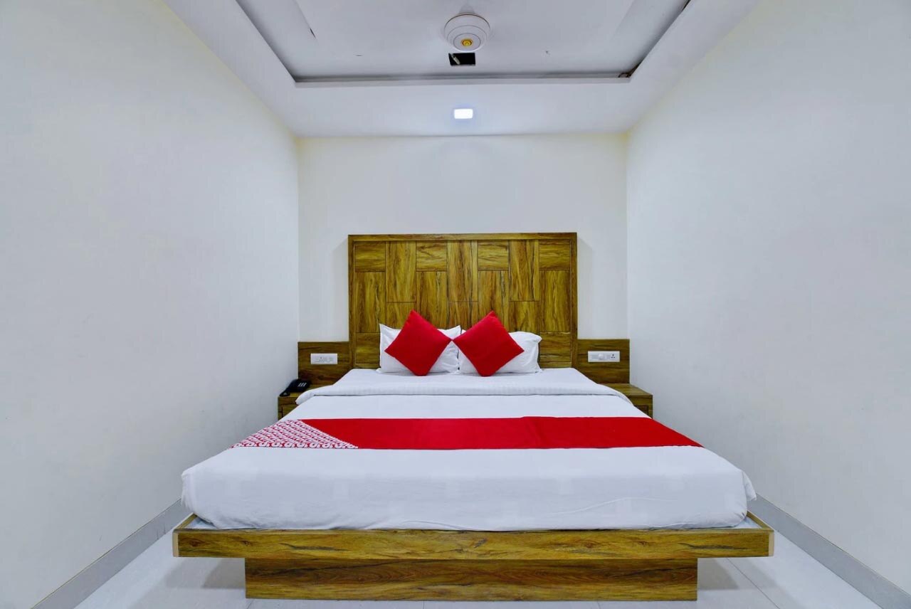 Hotel Yash International - Tap to explore photos