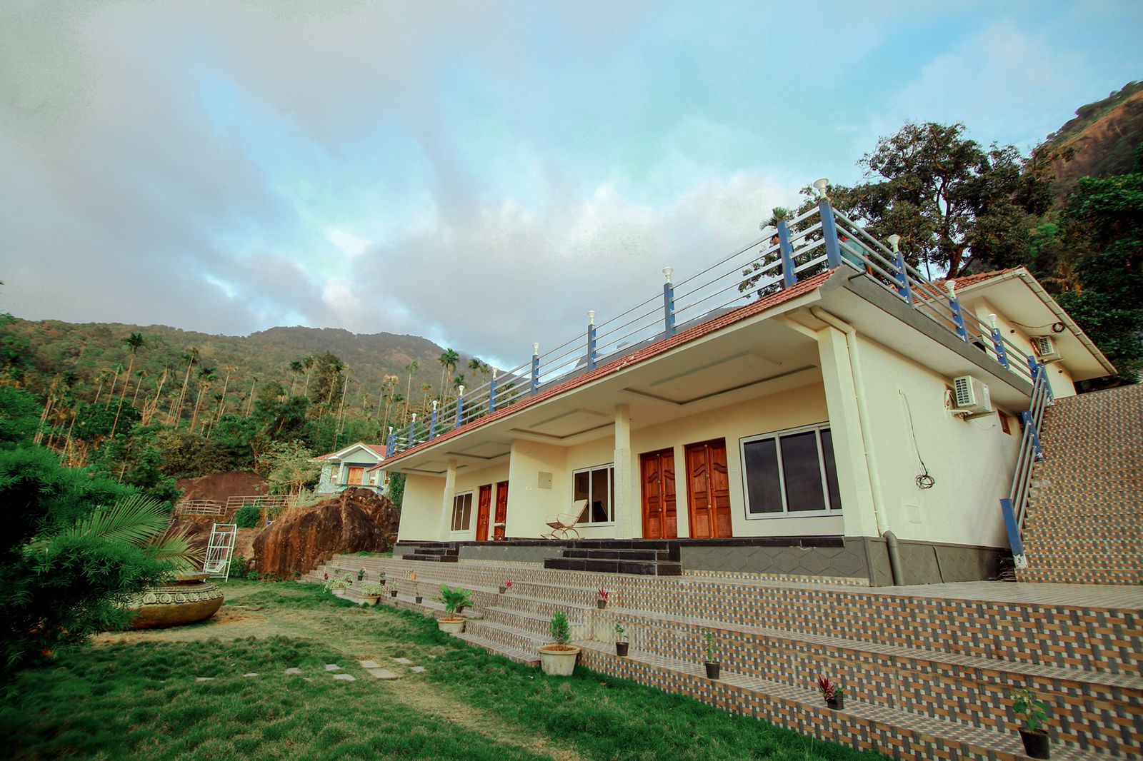 Jathika Resort - Tap to explore photos