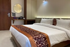 Hotel Vishwaraj Residency, Solapur