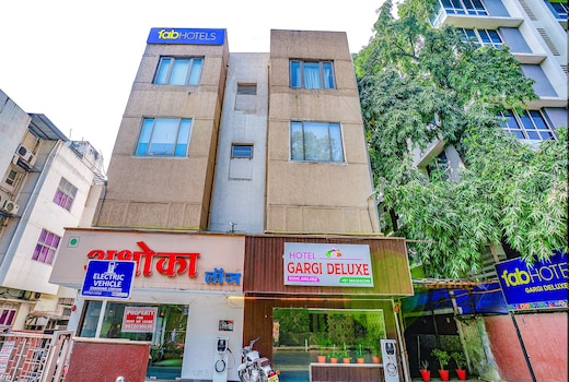 FabHotel Gargi Deluxe - Nr. Raja Dinekar Musuem