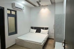 Resort Paras and marriage garden, Bhopal