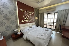 Hotel New Holiday Plaza, Nashik