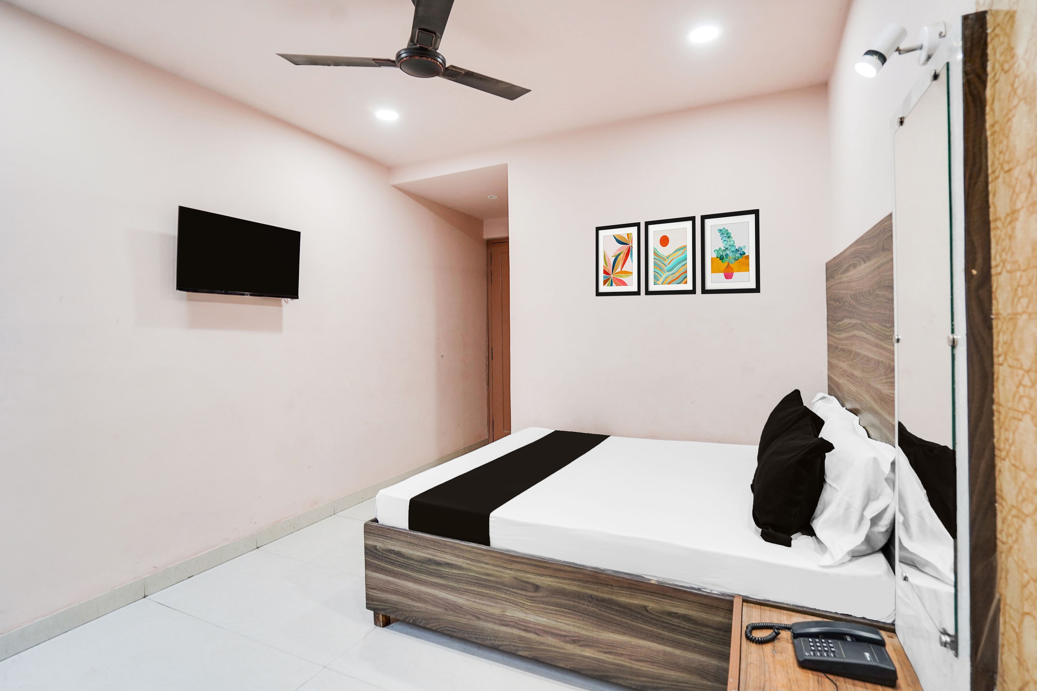 HOTEL O TANISHQ - Tap to explore photos