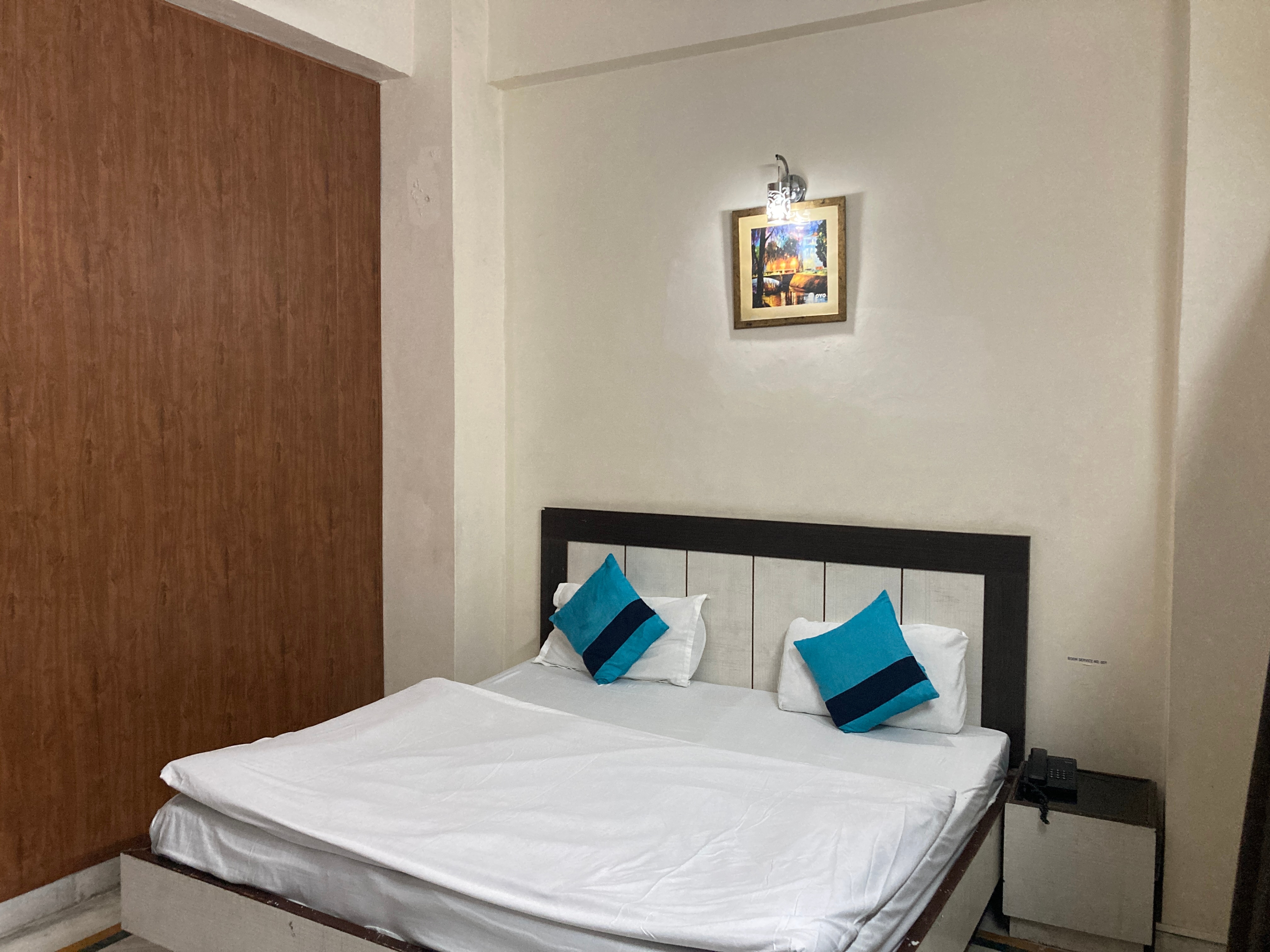 hotel Samridhi palace - Tap to explore photos