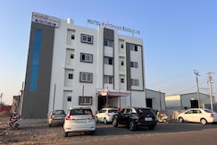 Hotel Kohinoor, Madha