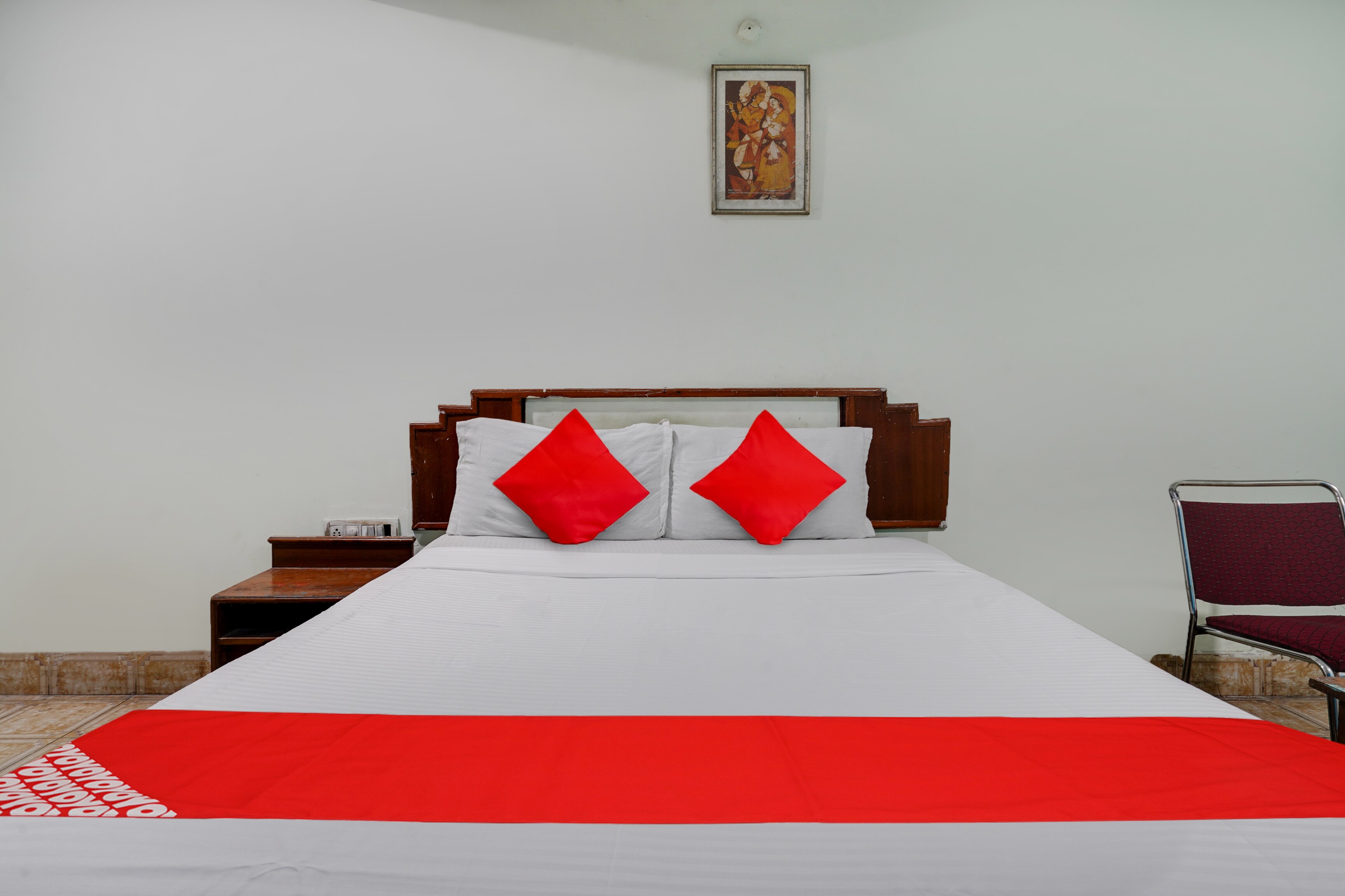 Hotel O SREE SIMRAN PALACE - Tap to explore photos