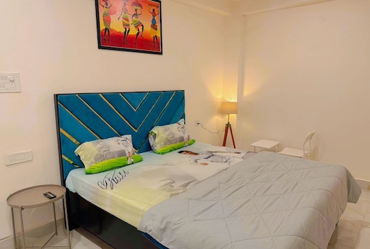 Charming Room with Private Bathroom In Raja bazar