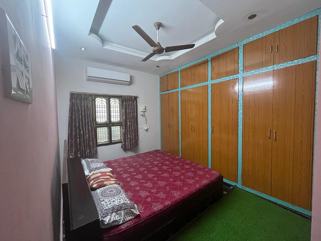 Vacation Rental Room - Tap to explore photos