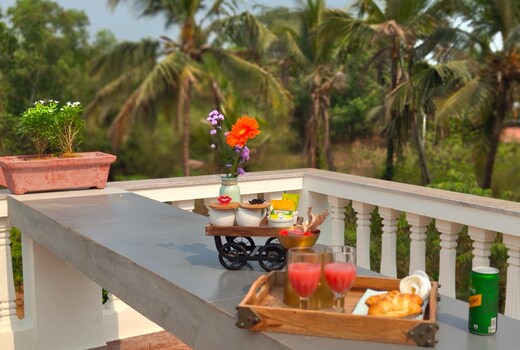 1BHK flat near beach   Couple bathtub  Pvt terrace