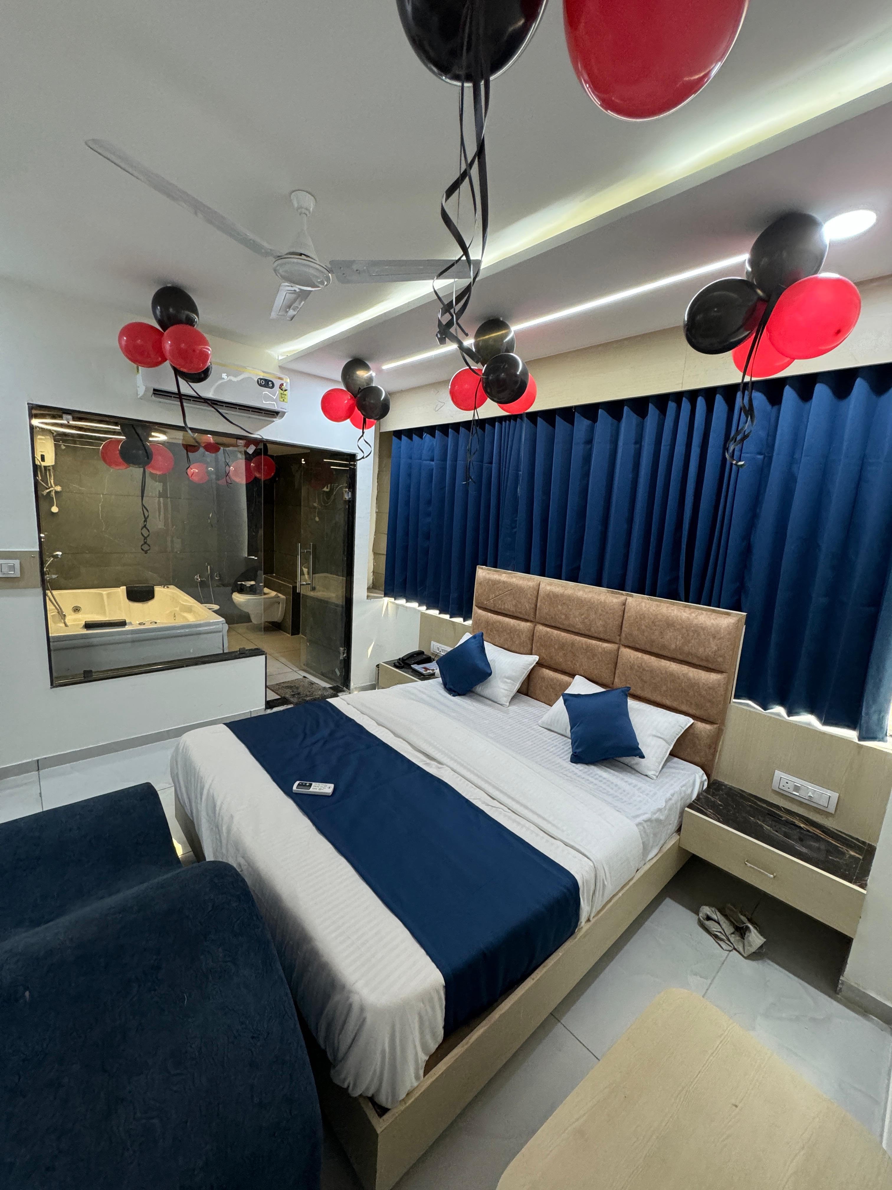 Hotel Vistara - Tap to explore photos
