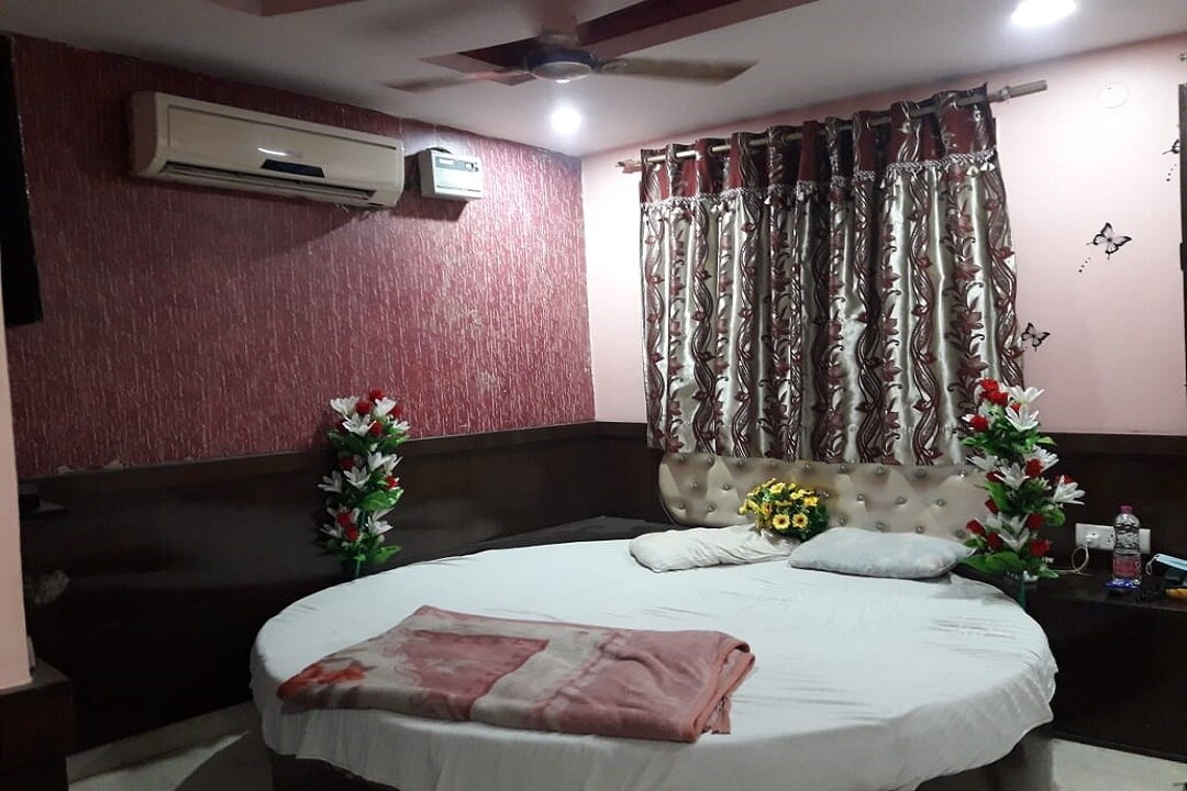 Basant Guest House - Tap to explore photos
