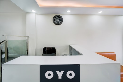 Hotel O Royal Palace