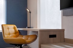 Holiday Inn Express & Suites ST. THOMAS, Middlesex