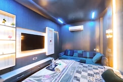 MOON LINE HOMESTAY - Private Deluxe Rooms - For Parents, Families, Students, Couples, Corporates, Phagwara
