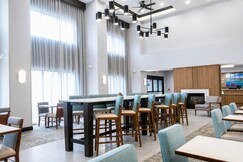 Hampton Inn & Suites by Hilton Chicago/St. Charles, Dupage