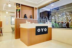 Hotel O Veera Dine & Banquet, Nagpur