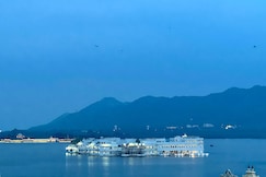 White Poppy Lake Side Hostel, Udaipur