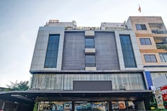 Super Townhouse Divya Palace, Indore
