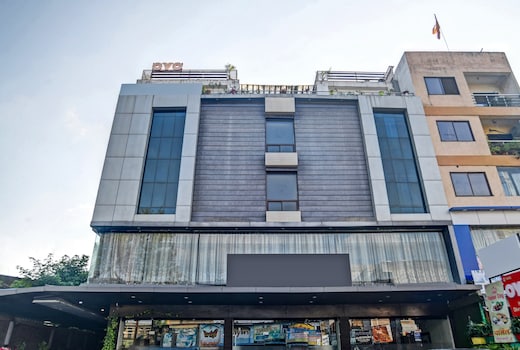 Super Townhouse Divya Palace