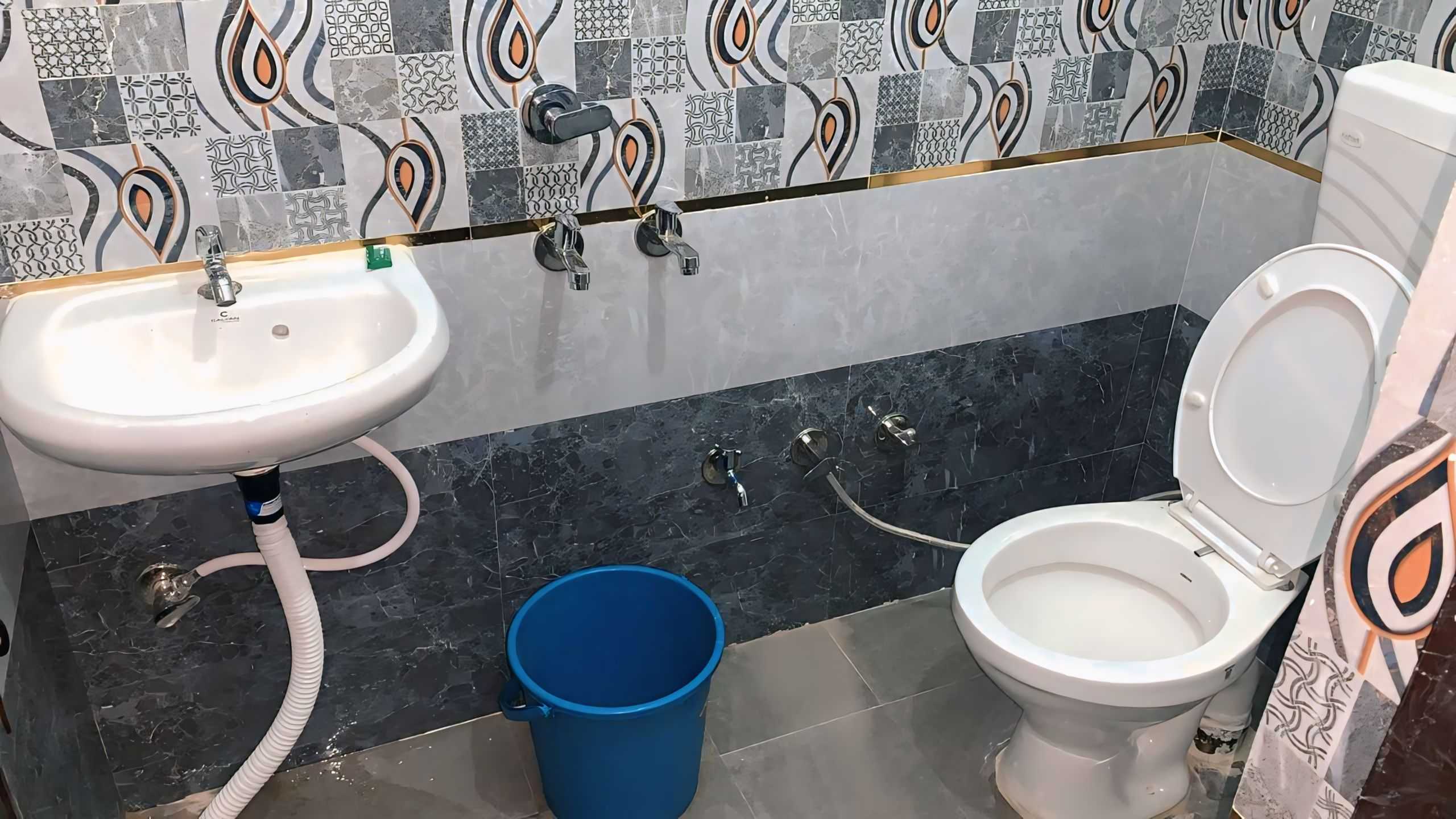 Hotel O Kanha Shiva Home Stay - Tap to explore photos