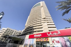 ELIVAAS Curated Modern Loft 1BR Next to Metro & Marina Walk, Dubai