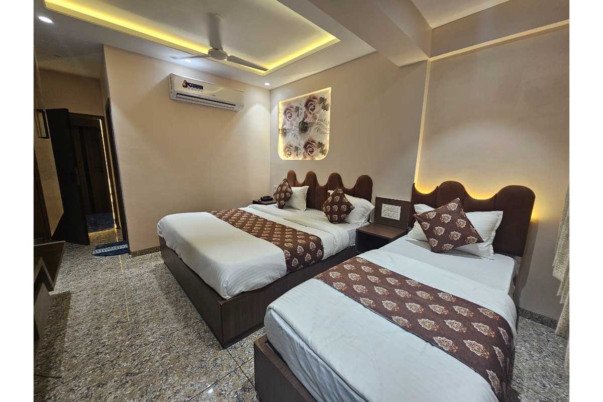 Hotel The Clove Leaf By Krishna Palace - Tap to explore photos