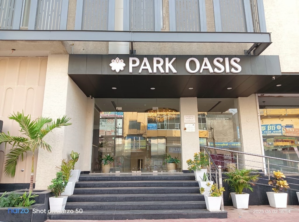 Hotel Park Oasis - Tap to explore photos