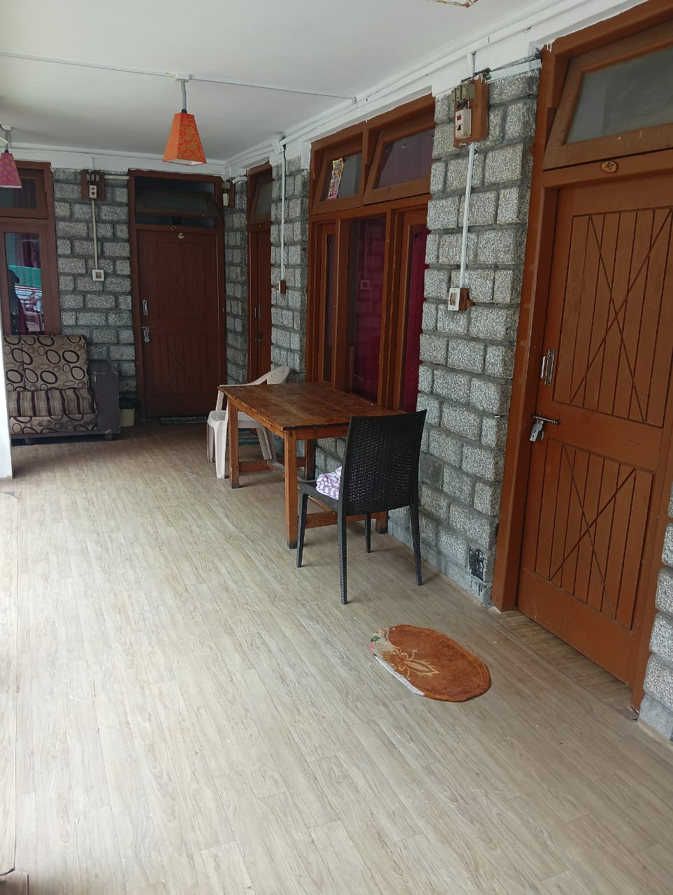 Giriraj Guest House - Tap to explore photos