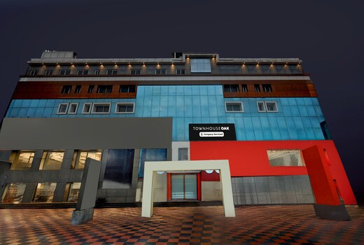 Super Townhouse Oak Vijayawada Formerly Madhuvan Grand
