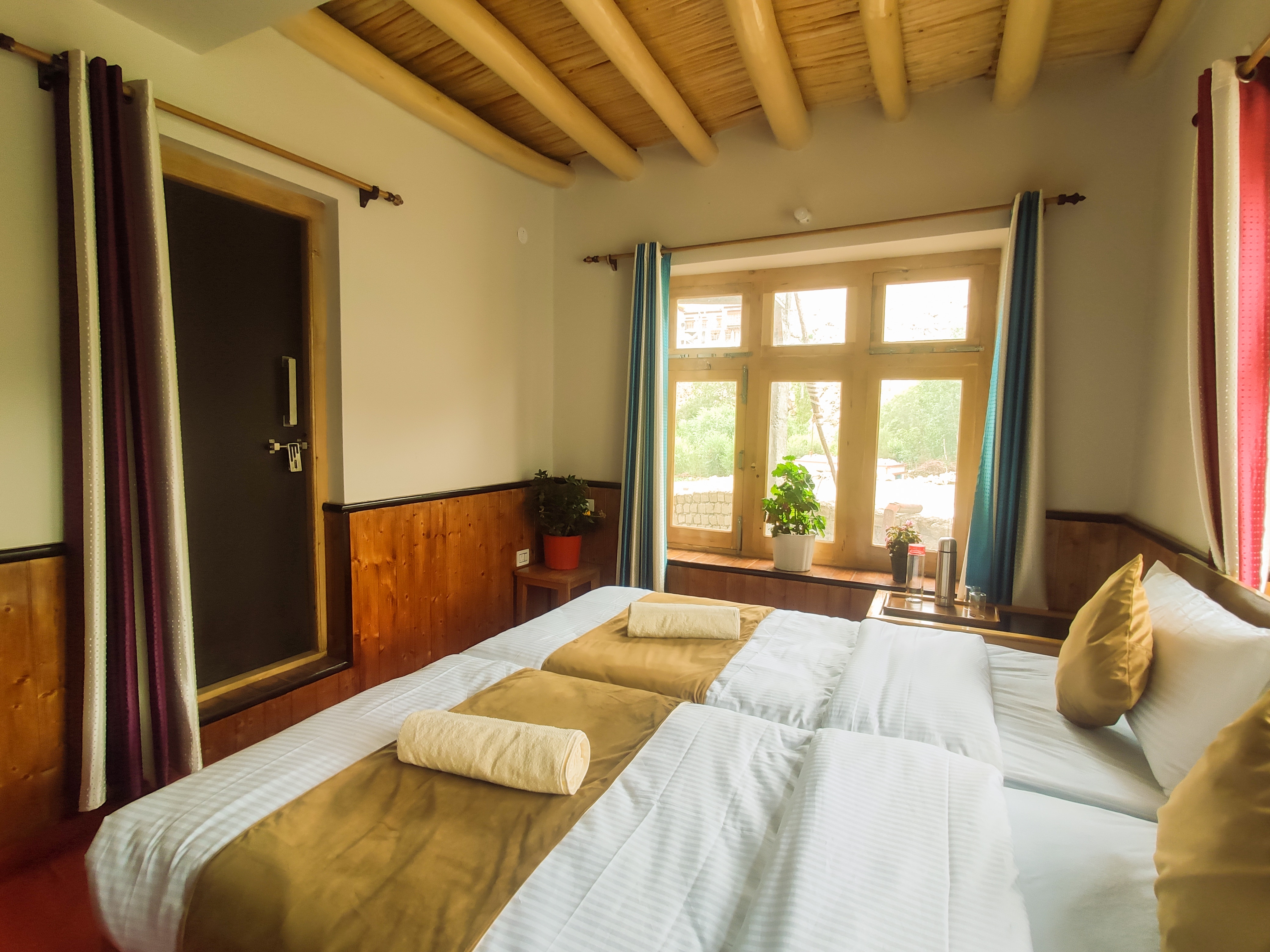 Sakti Homestay - Tap to explore photos