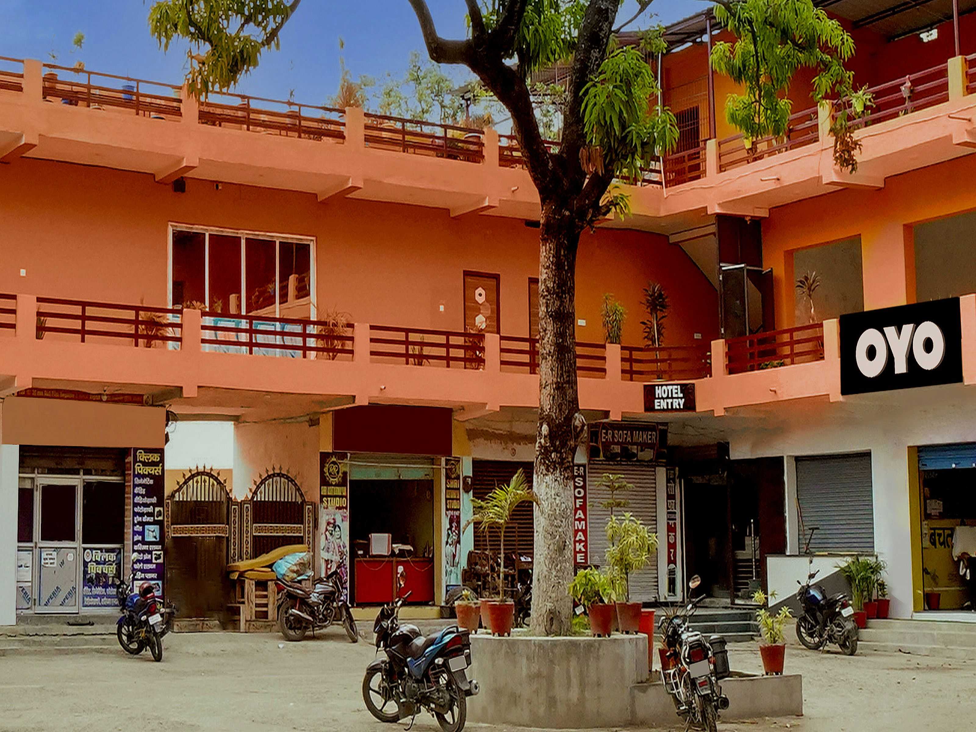 Hotel O 813893 Hotel Siddhi Vinayak - Tap to explore photos